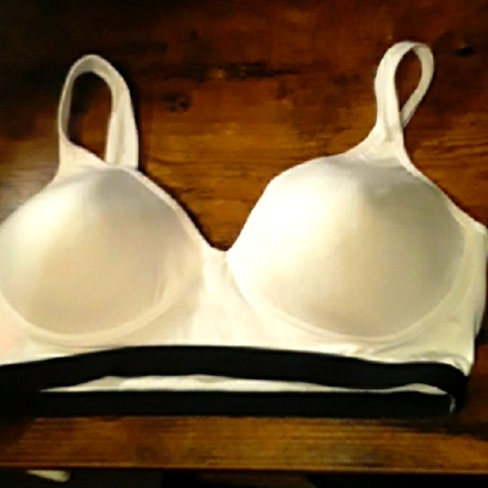 NWOT 3x Zone Pro White & Black Sports Bra Padded Wirefree